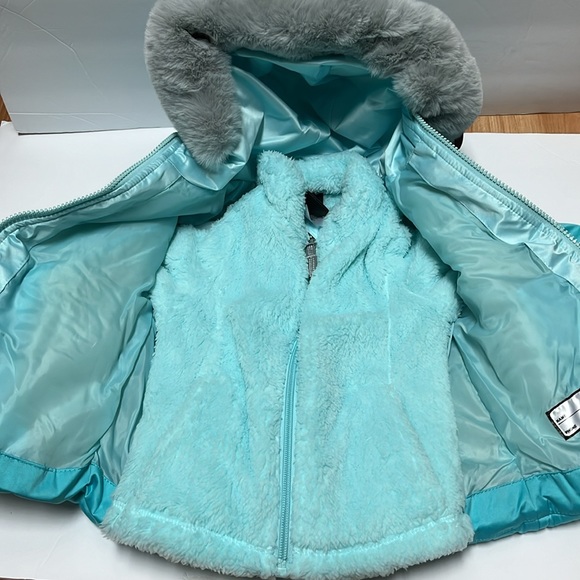 NWT Gerry Puffer Jacket Size 2T in Capri Blue. - Picture 2 of 7